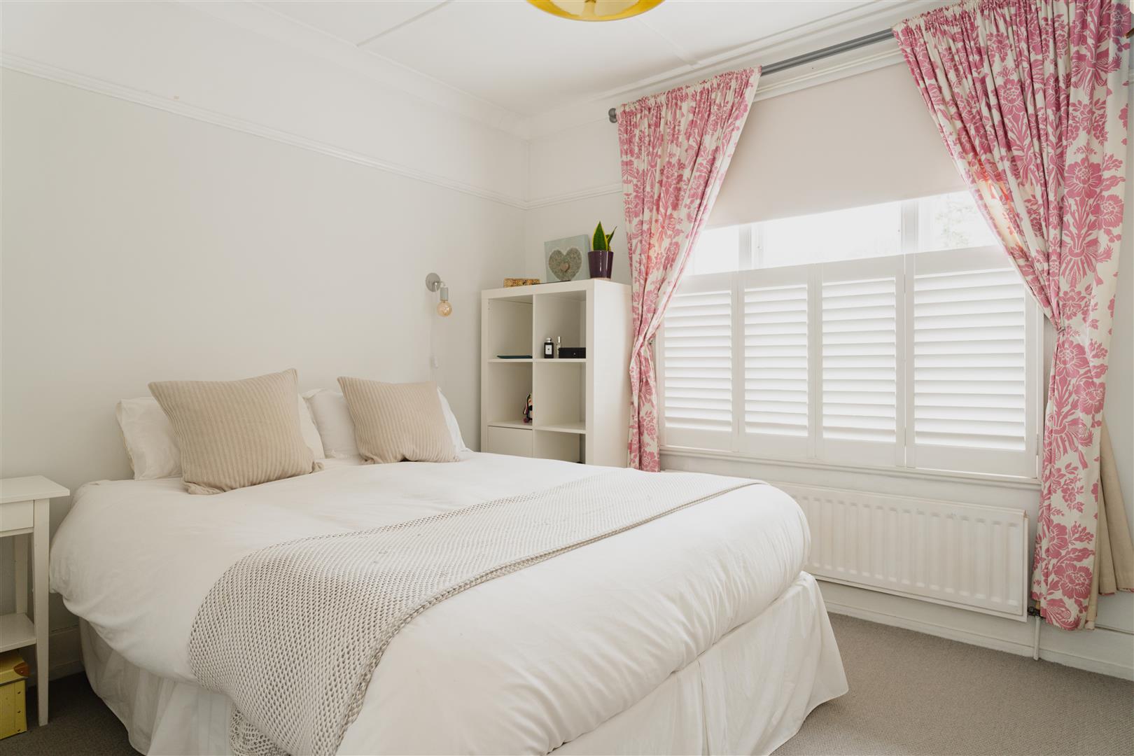 Horley Row, , Horley