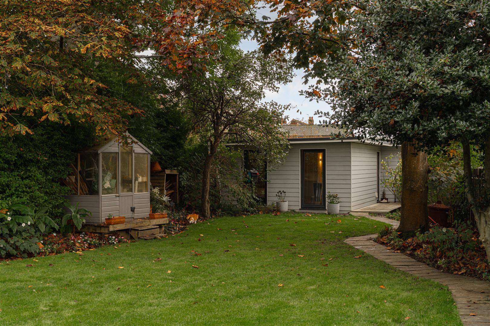 Horley Row, , Horley