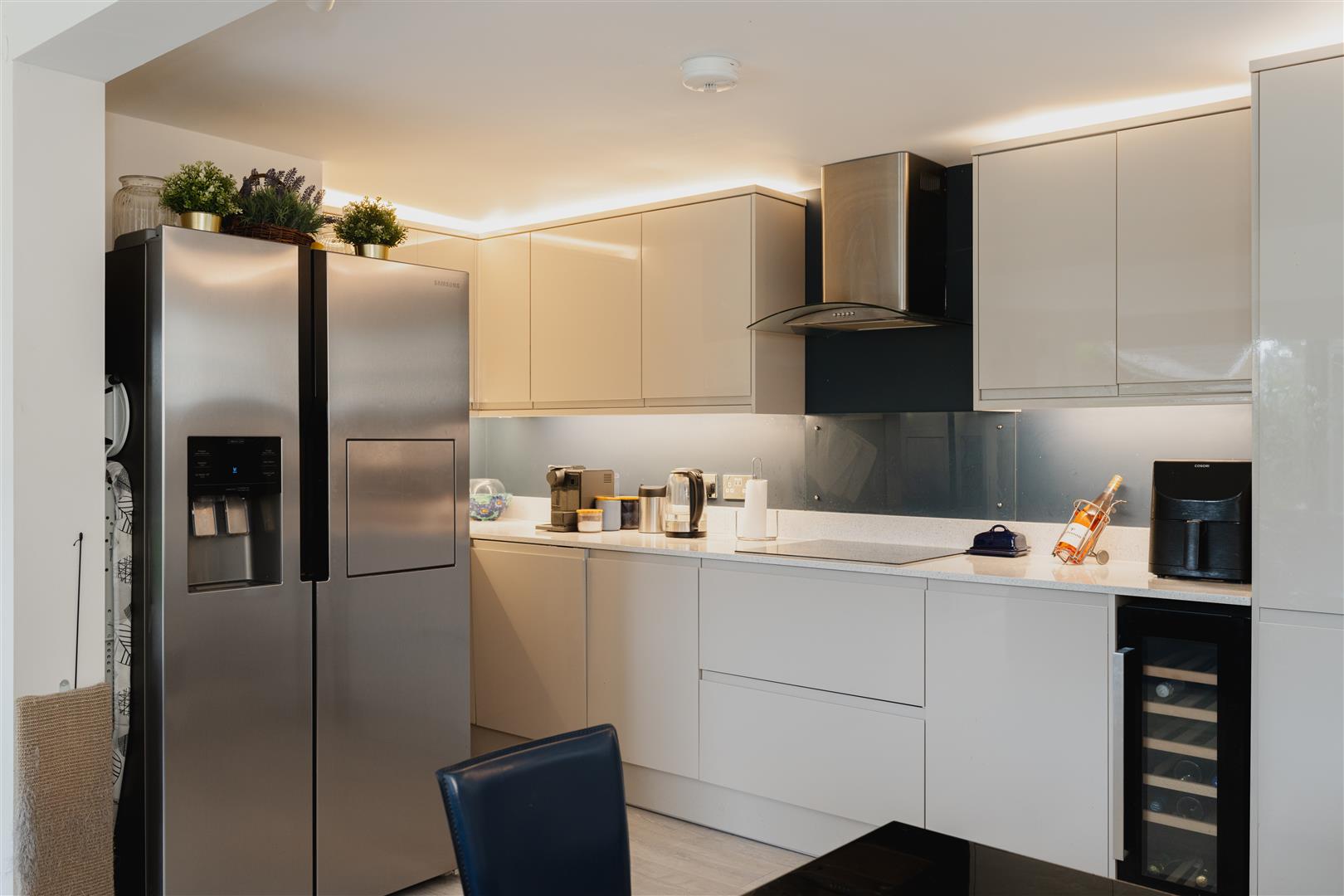 Horley Row, , Horley