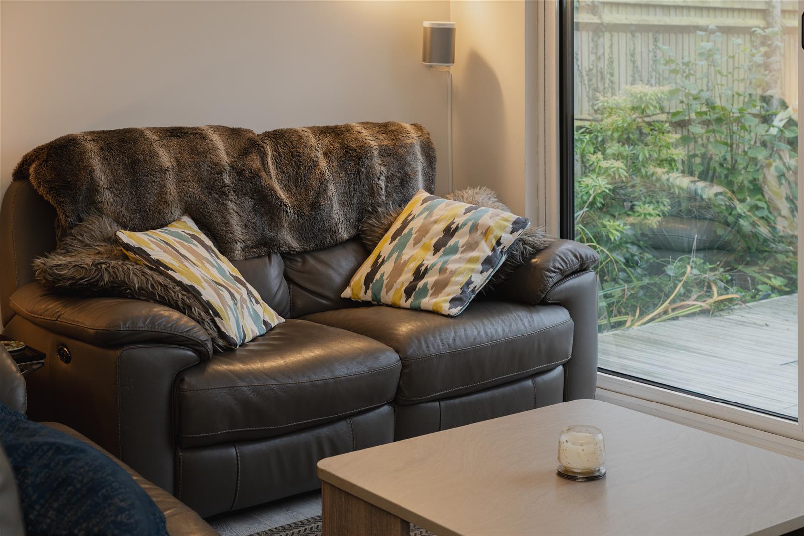 Horley Row, , Horley