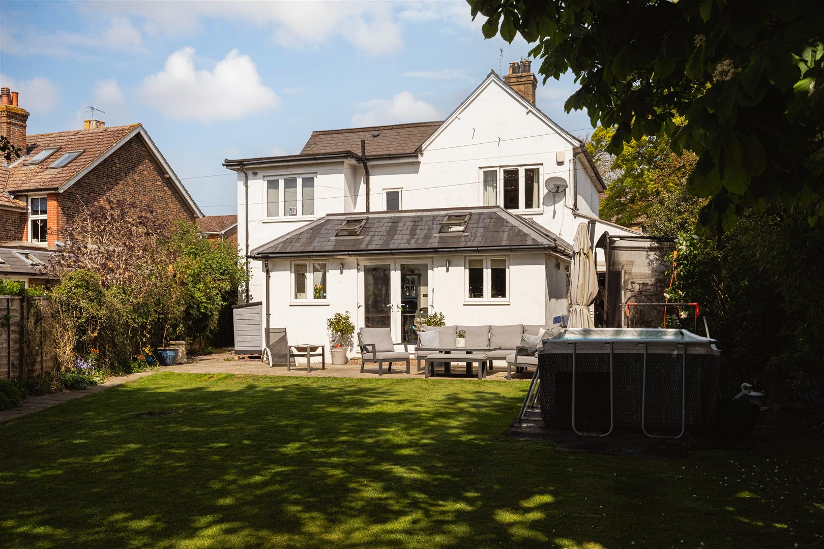 Horley Row, , Horley