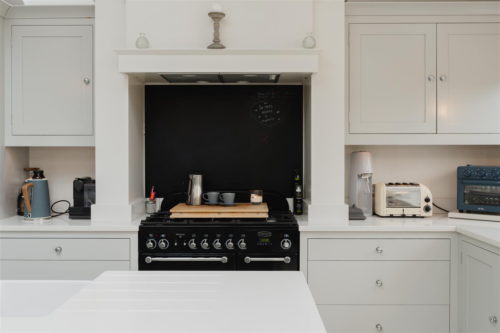 Horley Row, , Horley