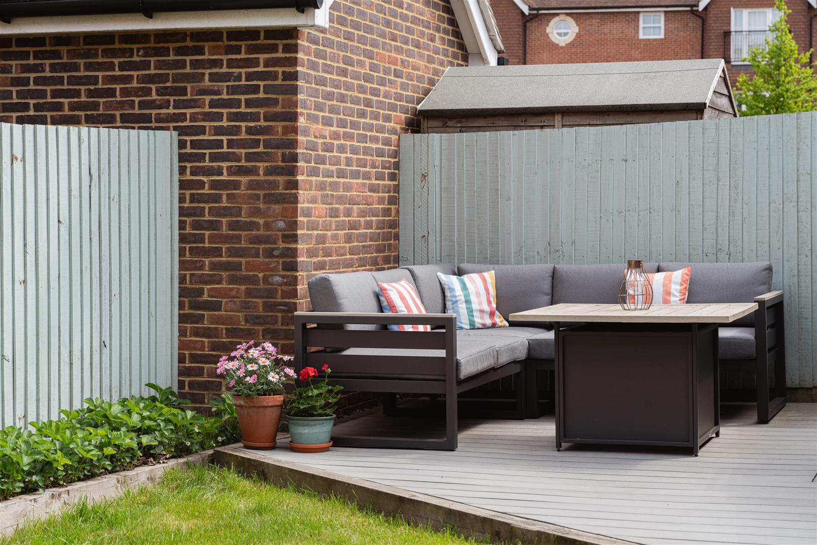 Blunden Way, , Horley