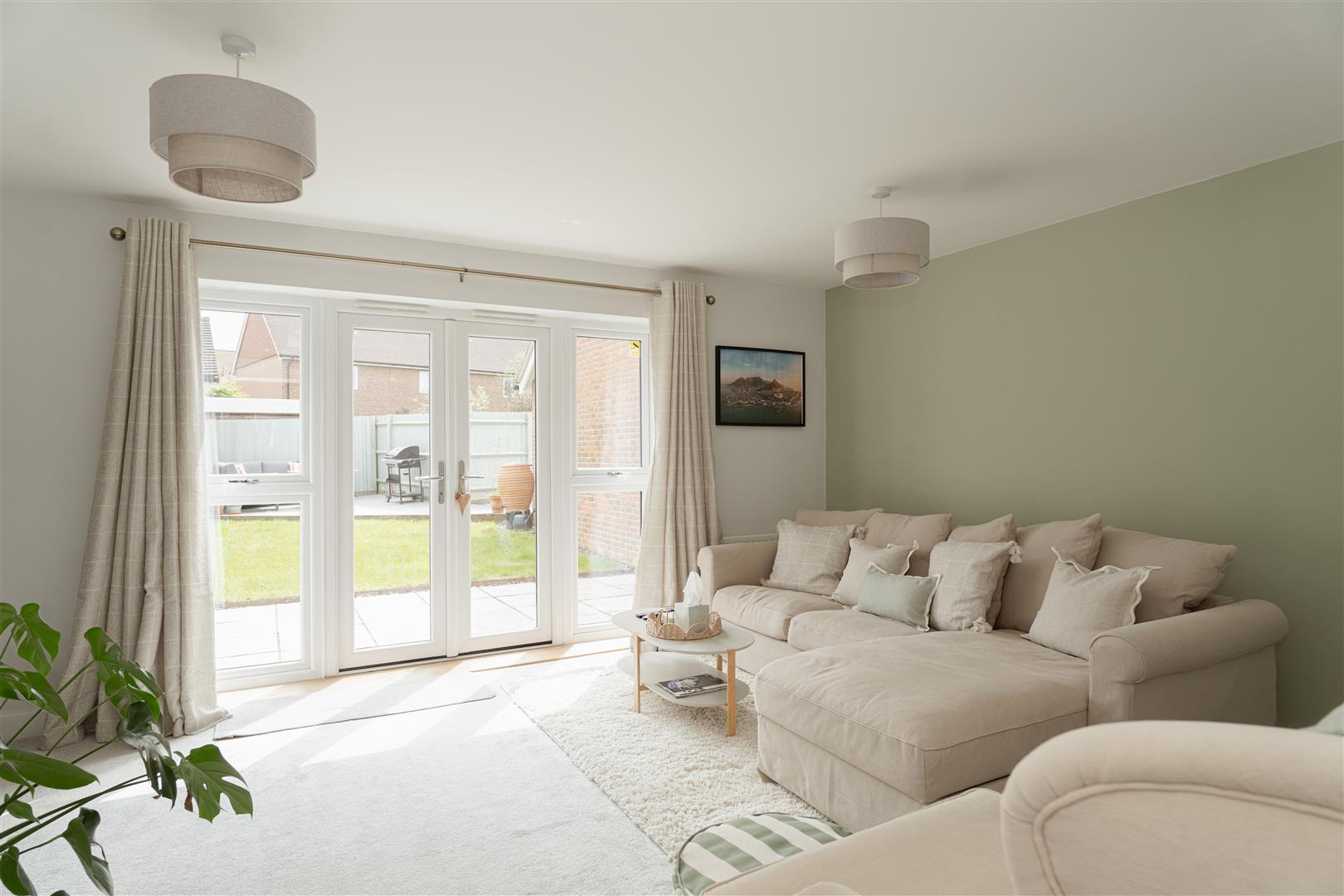 Blunden Way, , Horley