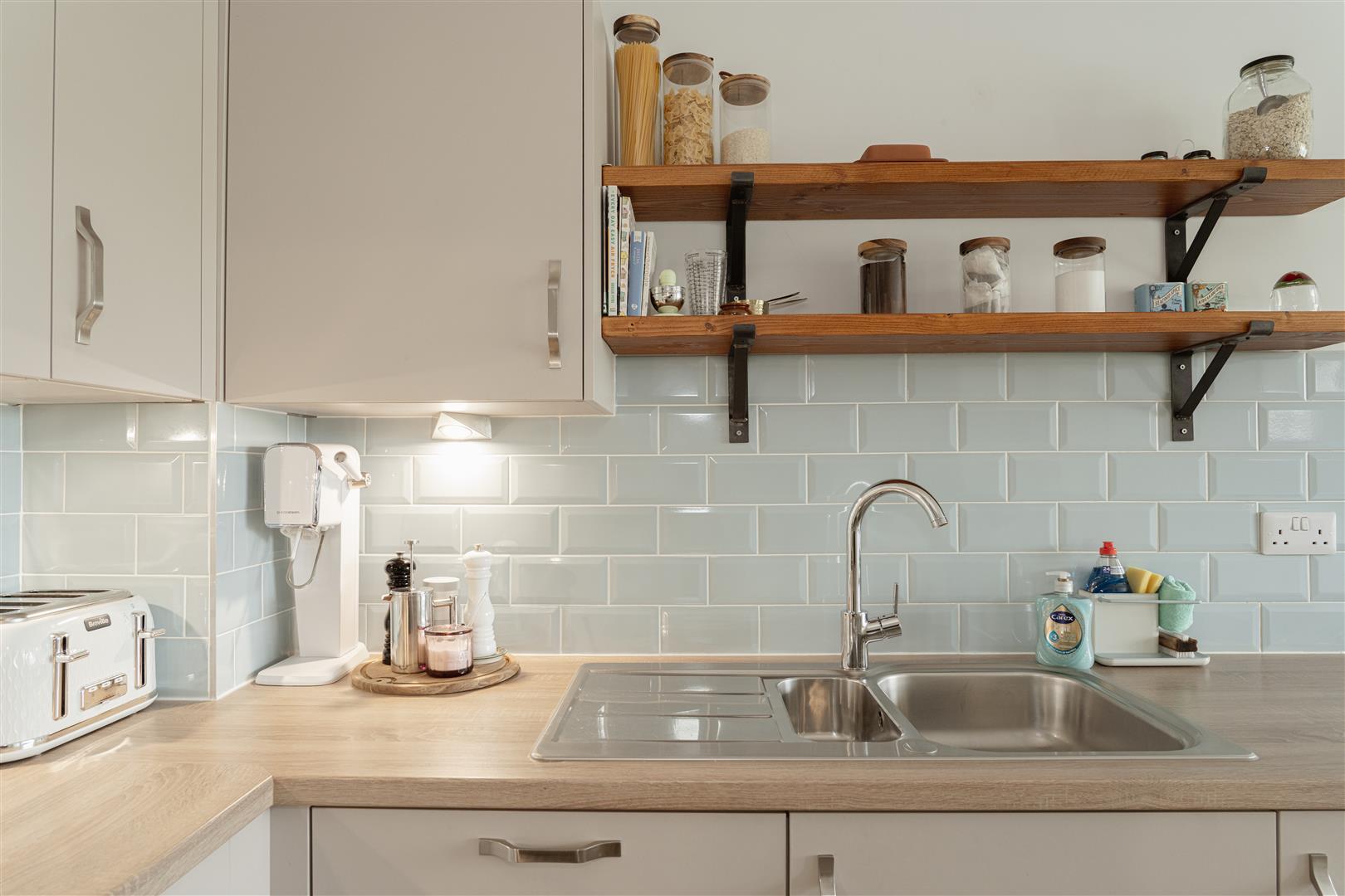 Blunden Way, , Horley