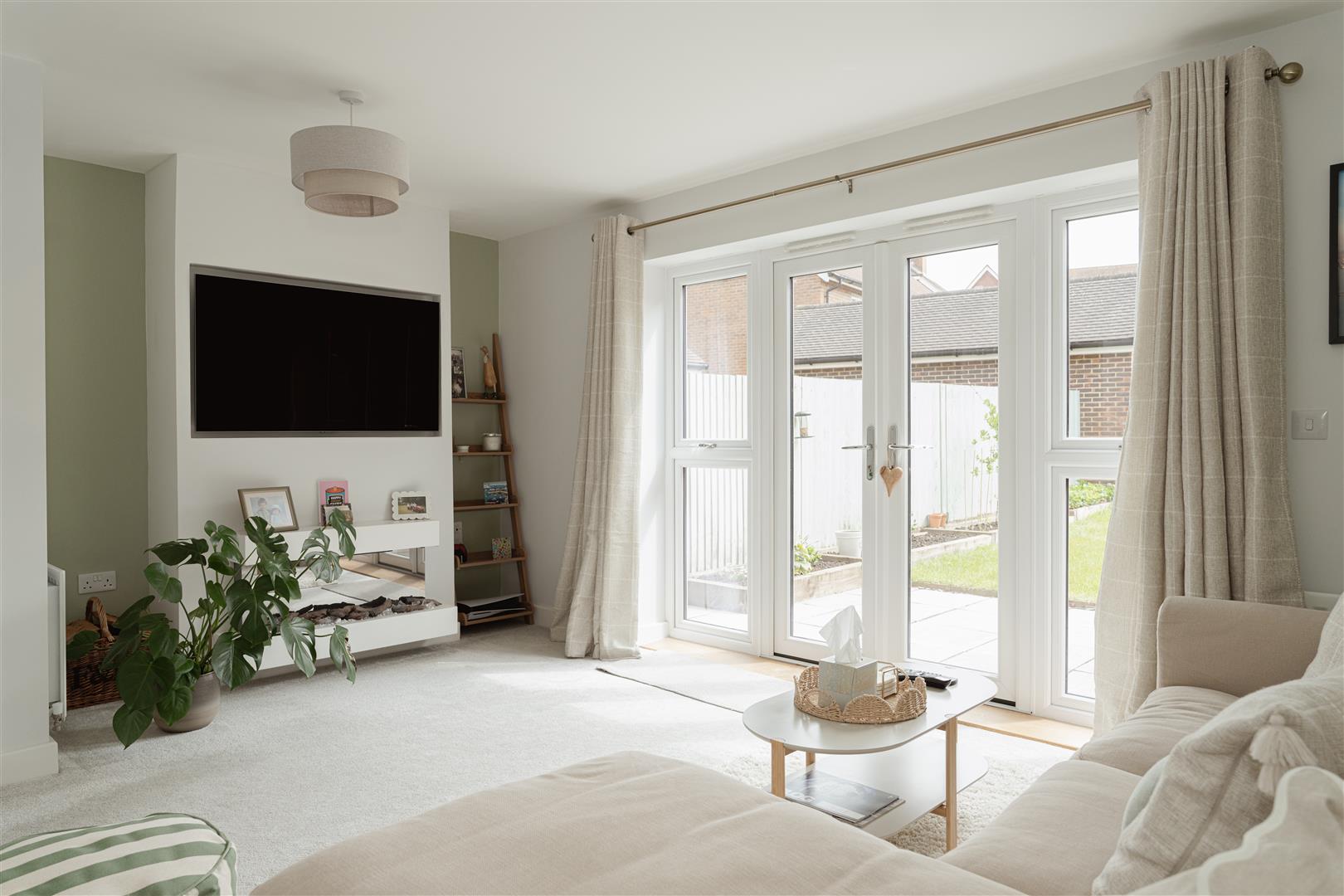 Blunden Way, , Horley