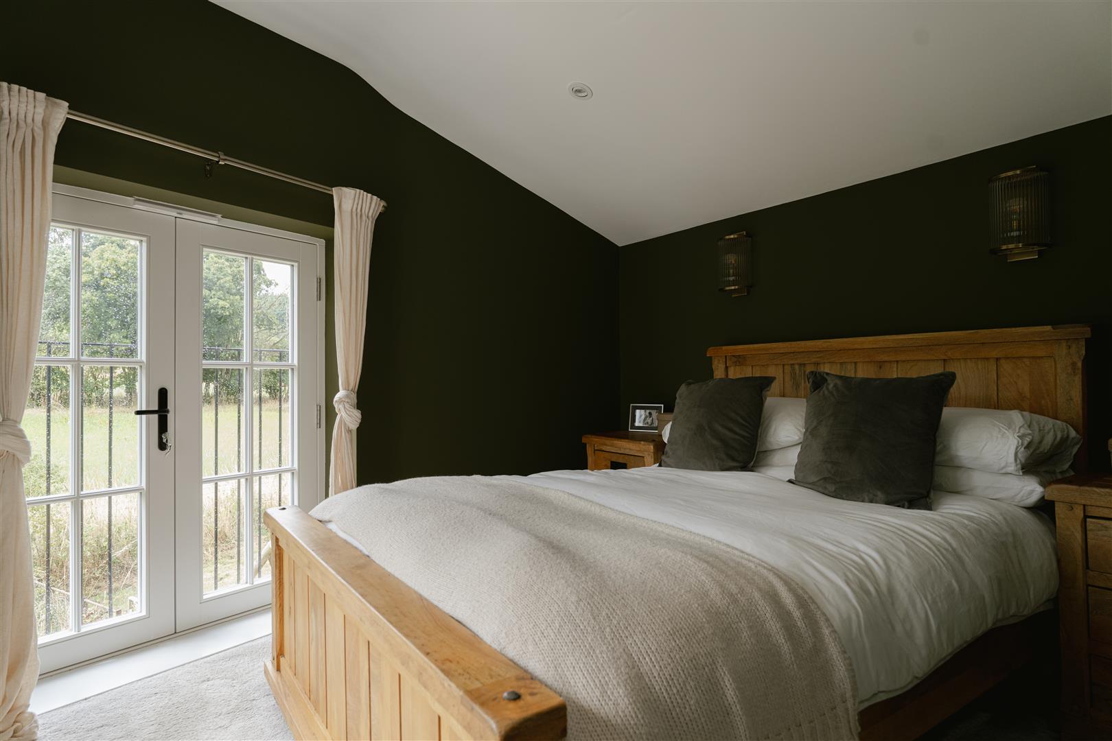 Swallow Lane, Mid Holmwood, Dorking