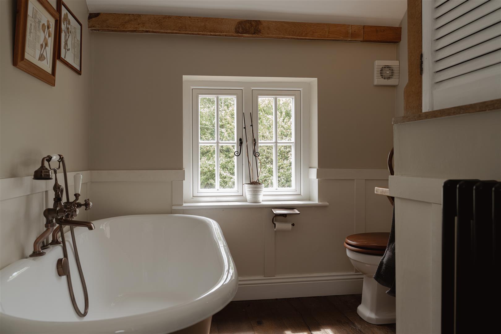 Swallow Lane, Mid Holmwood, Dorking