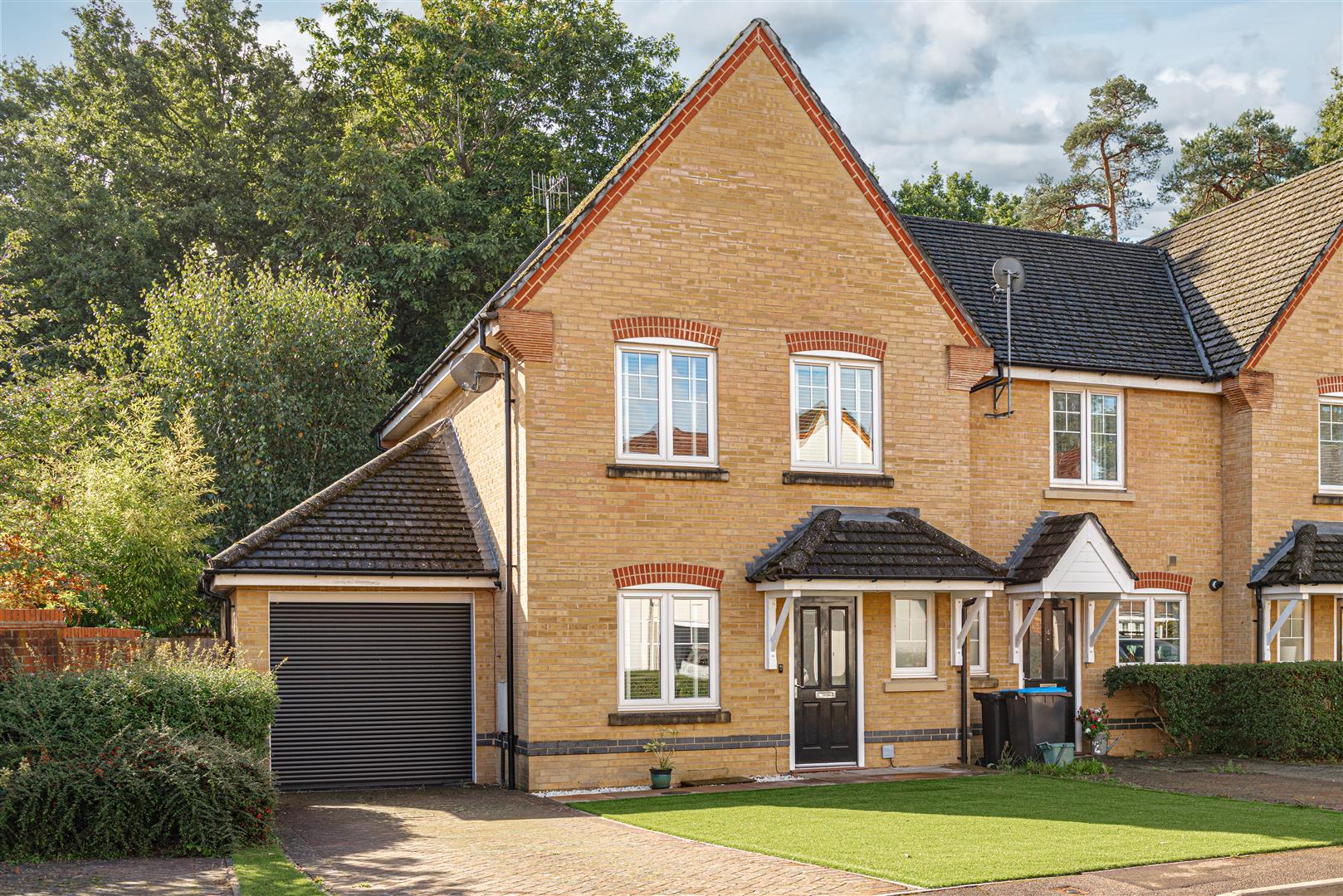 William Gardens, Smallfield, Horley