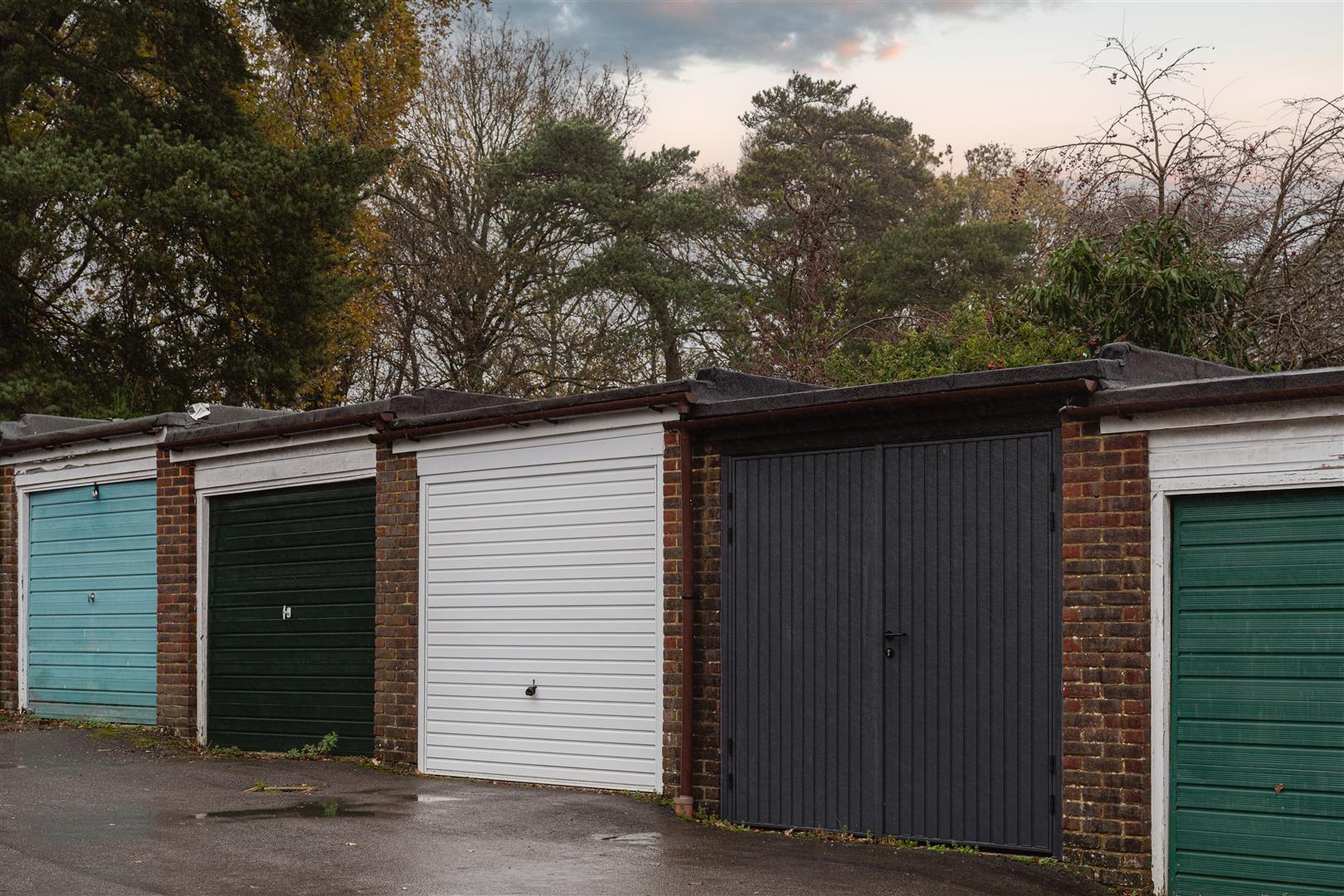 Oak End, Beare Green, Dorking