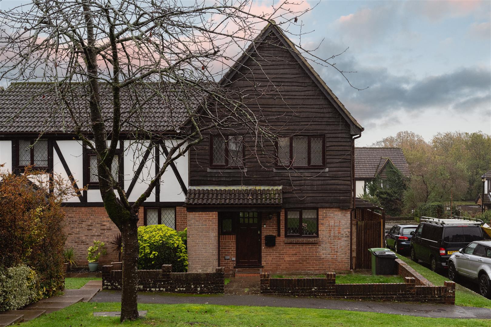 Oak End, Beare Green, Dorking