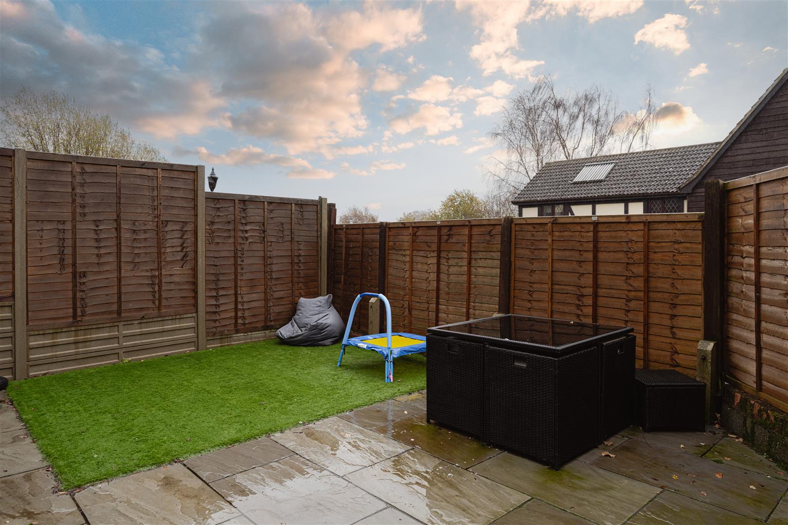 Oak End, Beare Green, Dorking