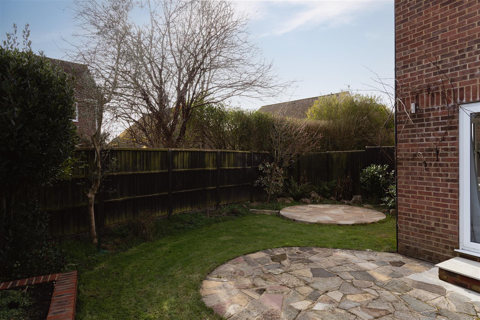 Paddock Close, Beare Green, Dorking