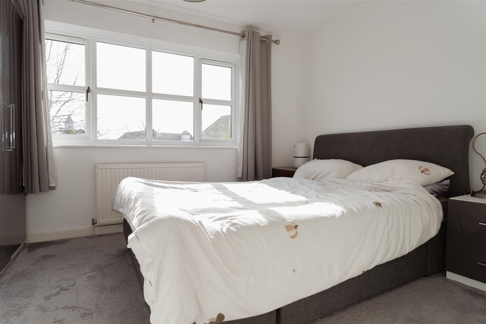 Paddock Close, Beare Green, Dorking