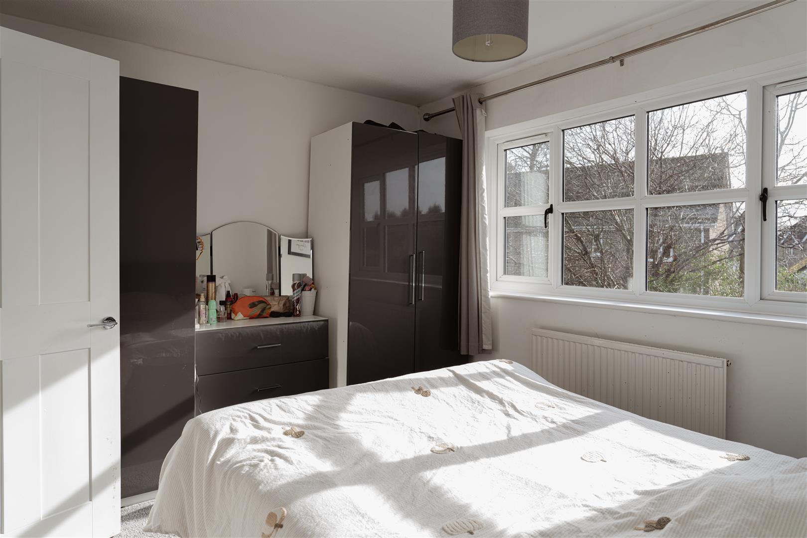 Paddock Close, Beare Green, Dorking