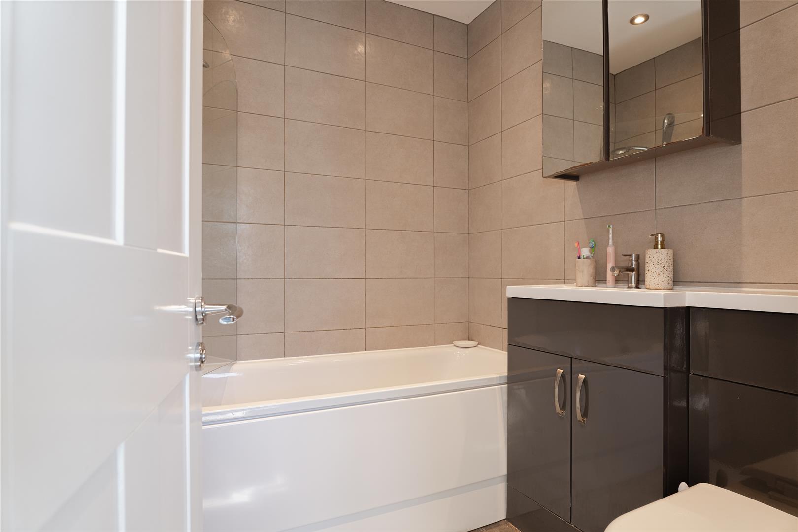 Paddock Close, Beare Green, Dorking