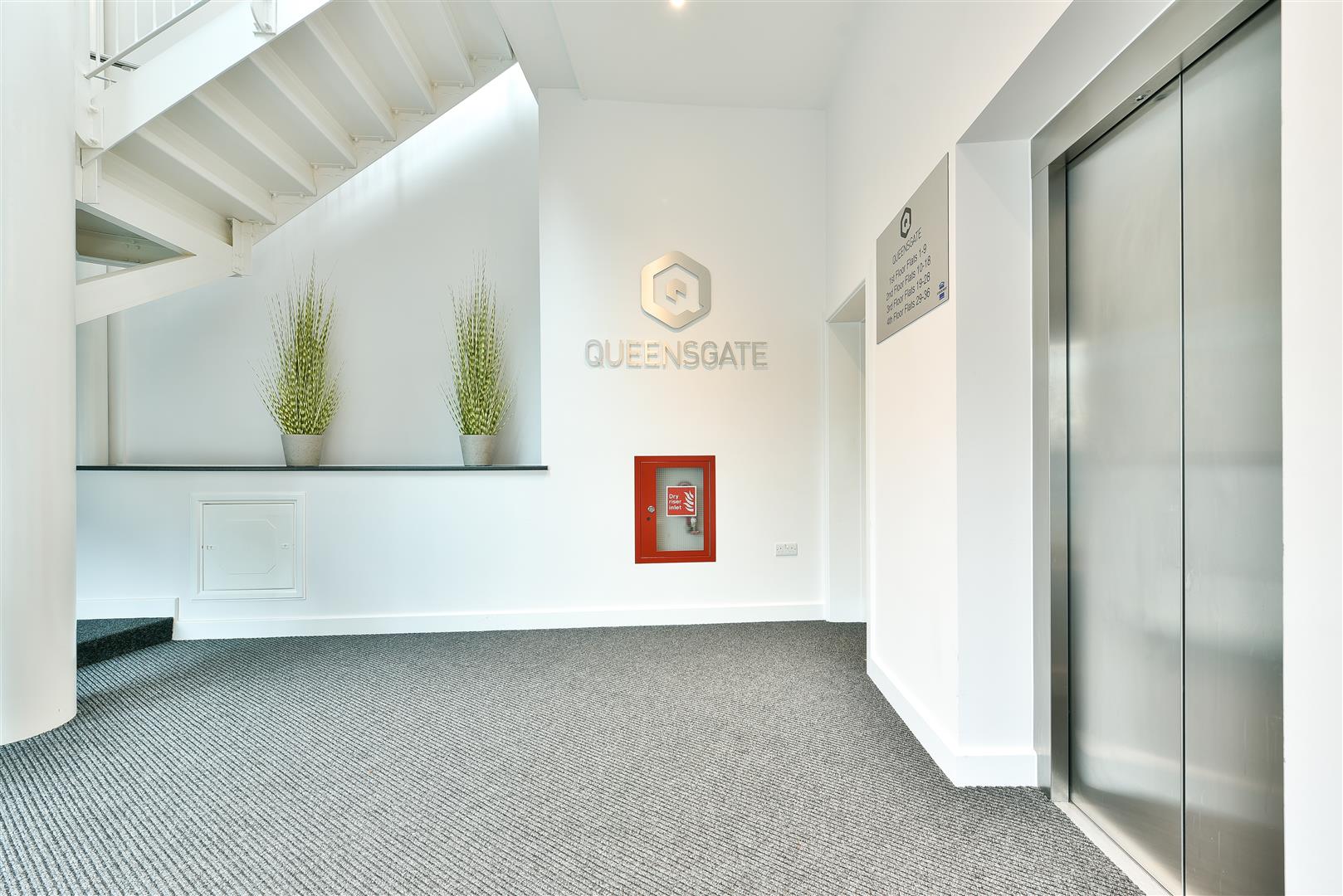 High Street, , Redhill