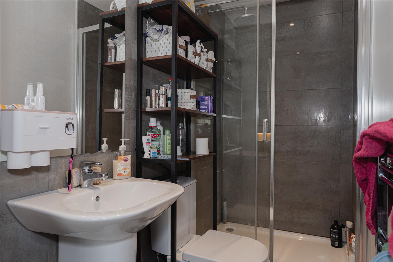 High Street, , Redhill