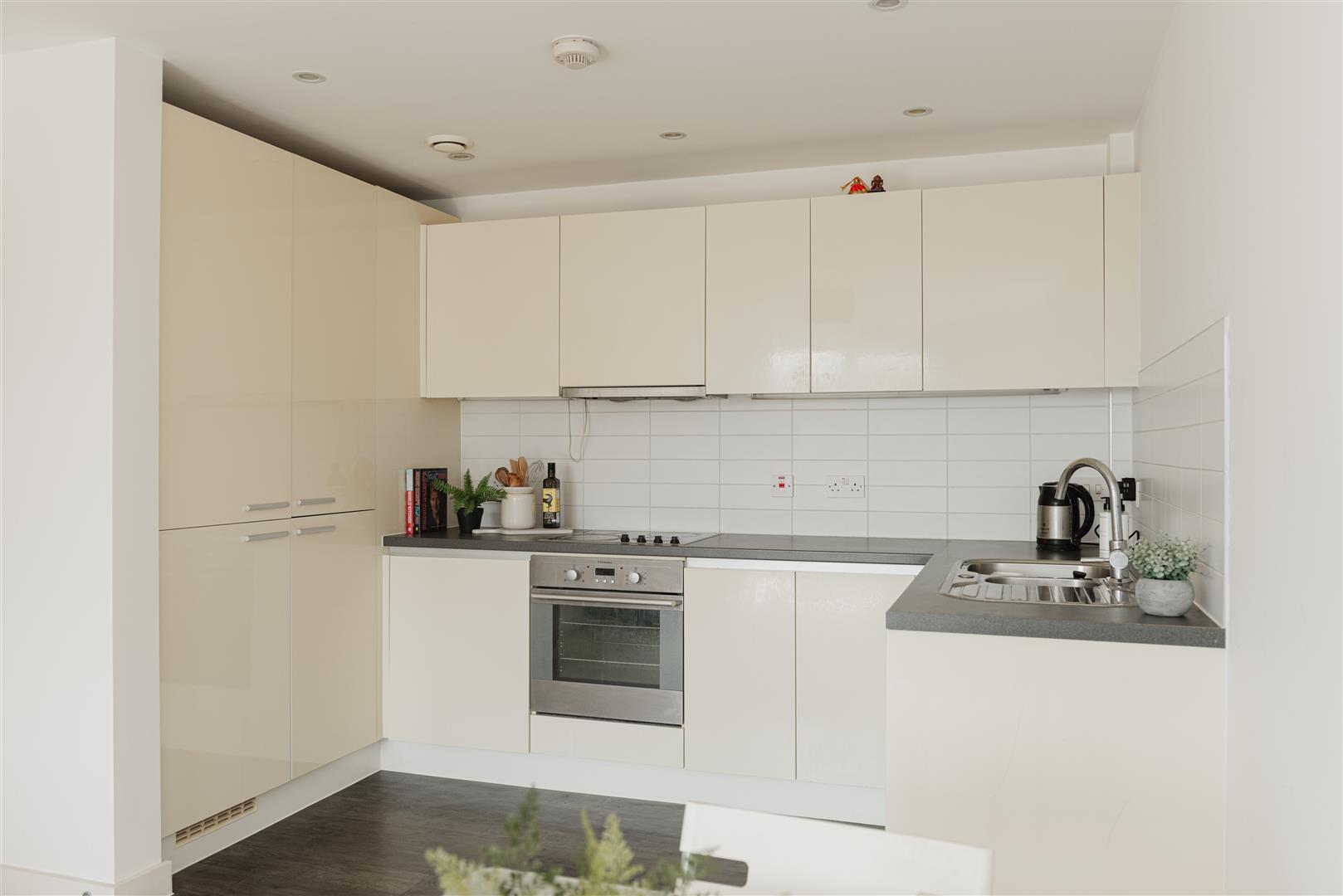 4 Queensway, , Redhill