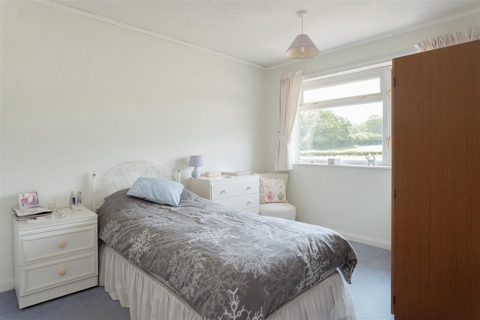 Warwick Close, Holmwood, Dorking