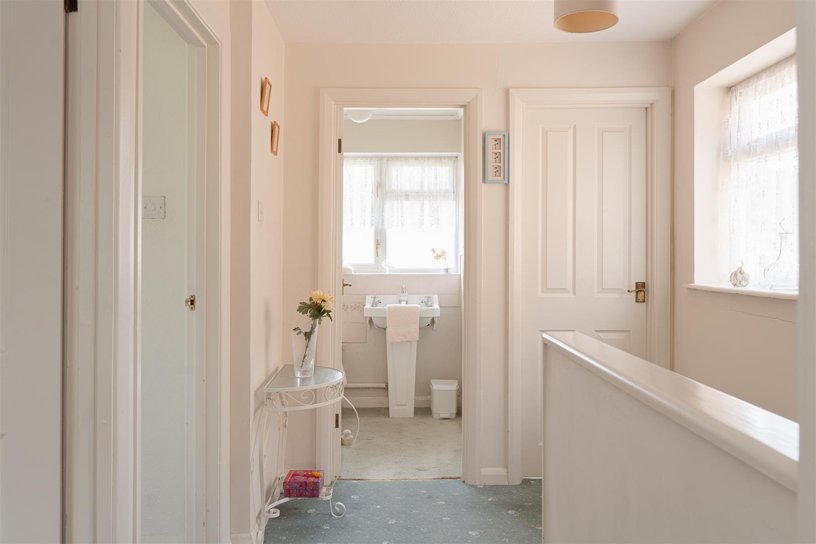 Warwick Close, Holmwood, Dorking