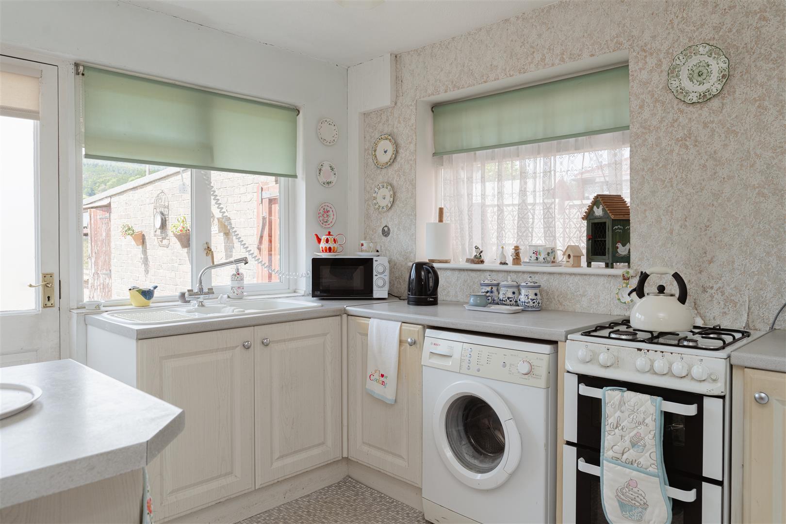 Warwick Close, Holmwood, Dorking
