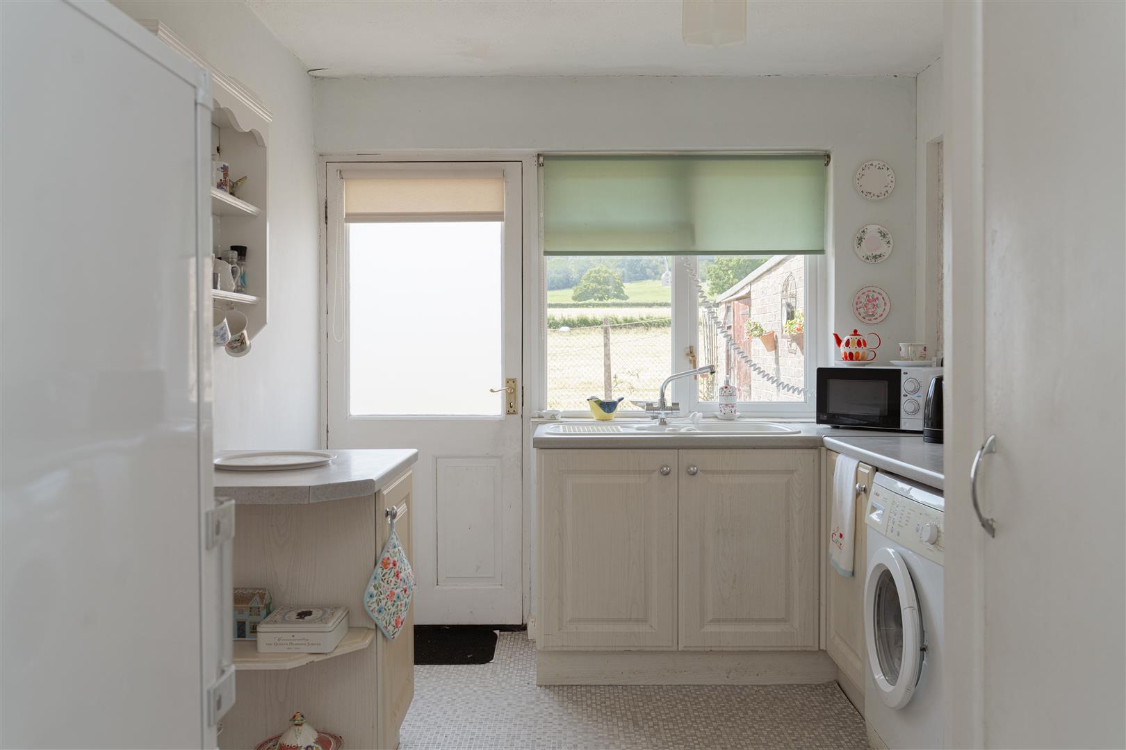 Warwick Close, Holmwood, Dorking