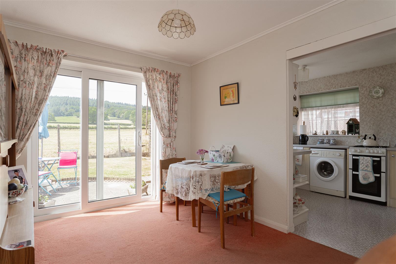 Warwick Close, Holmwood, Dorking