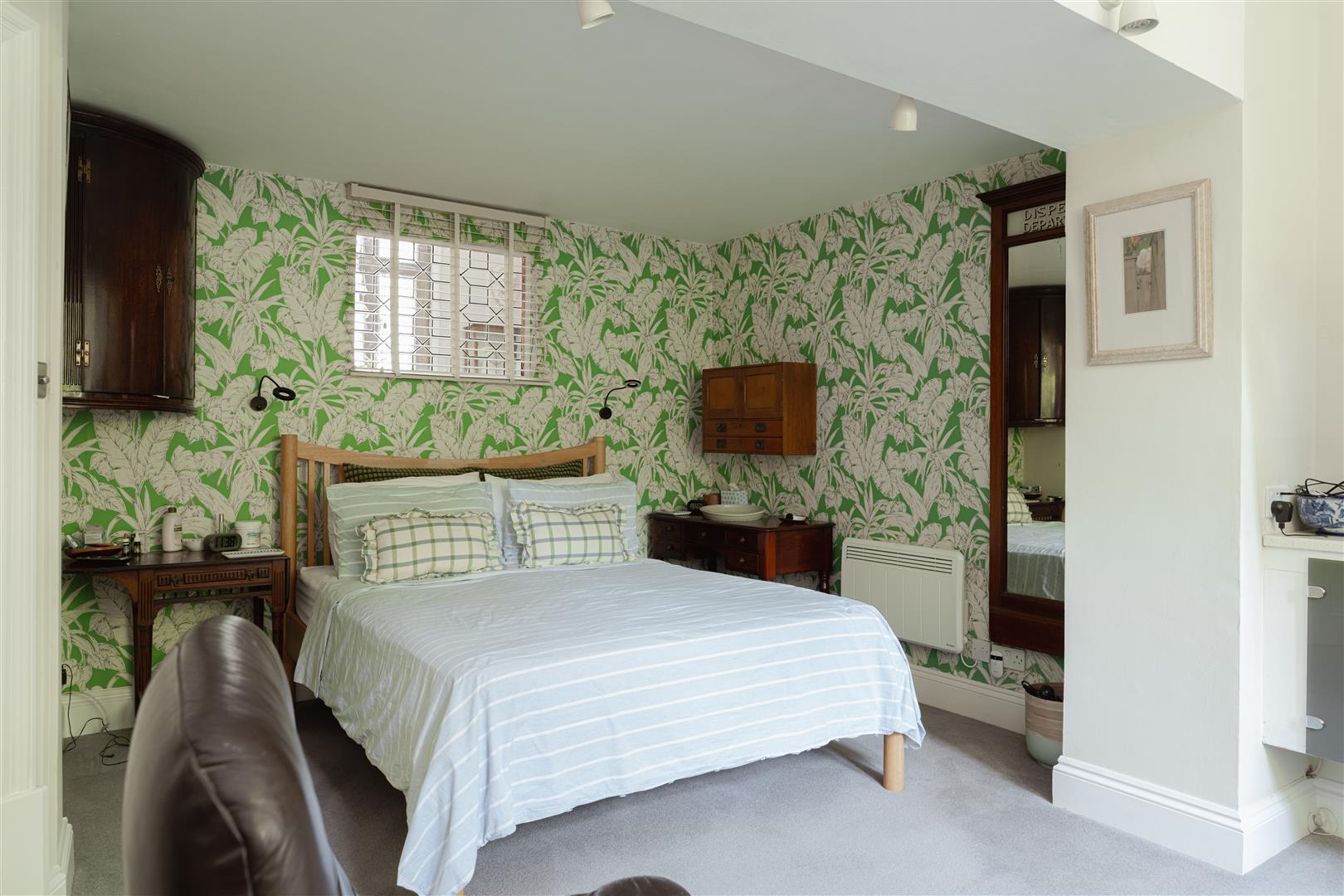 Mynthurst, Leigh, Reigate