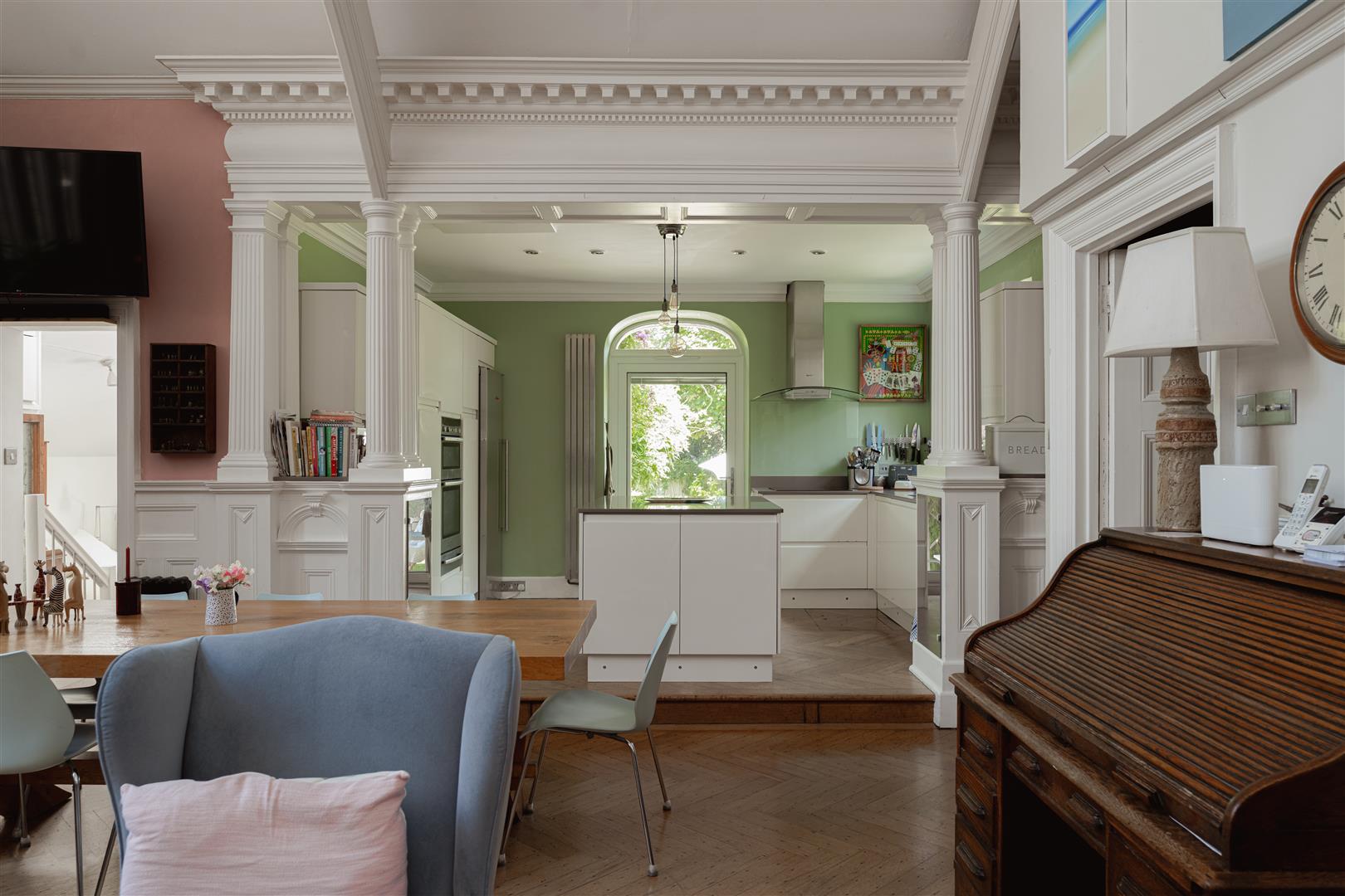 Mynthurst, Leigh, Reigate