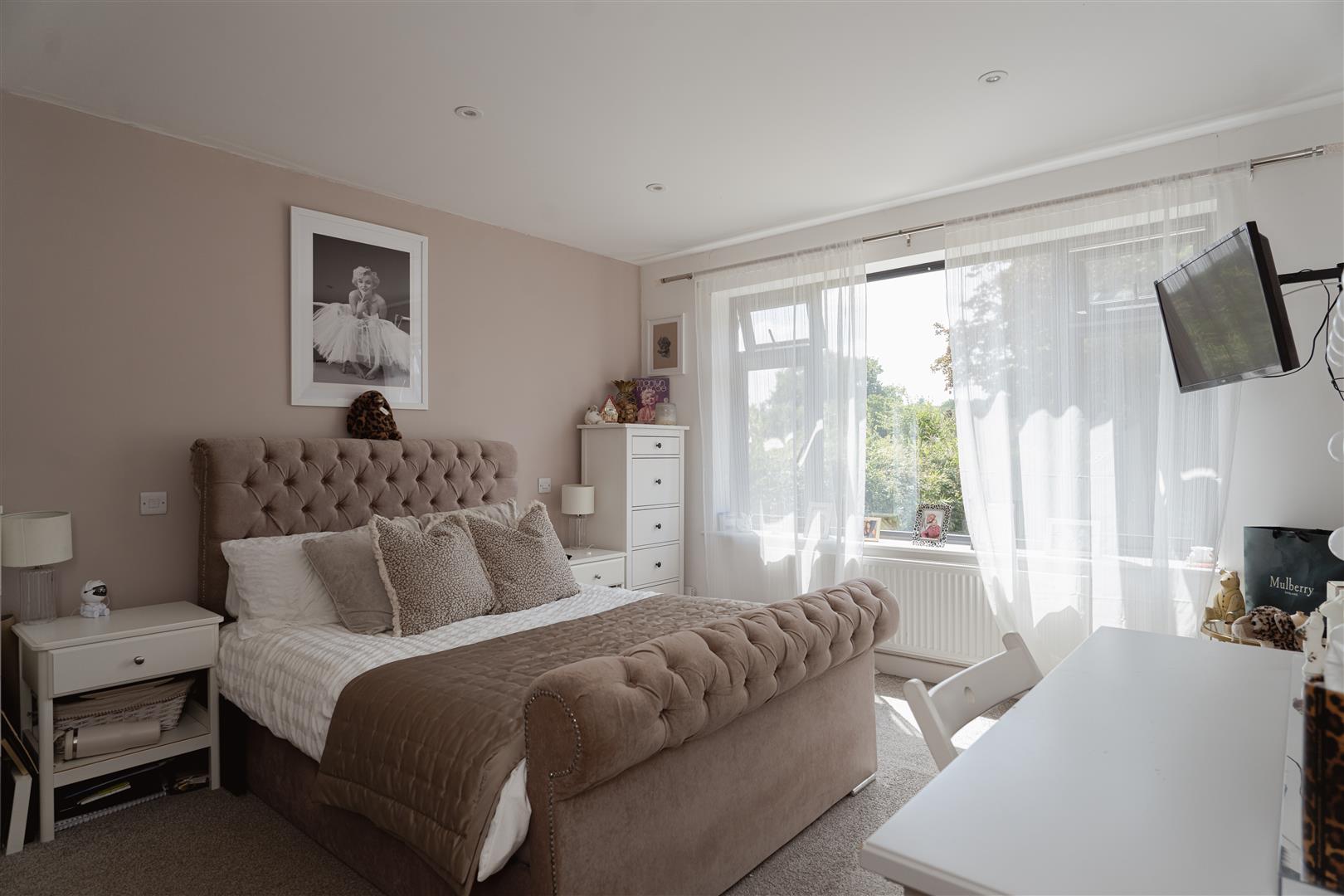 Horsham Road, Holmwood, Dorking