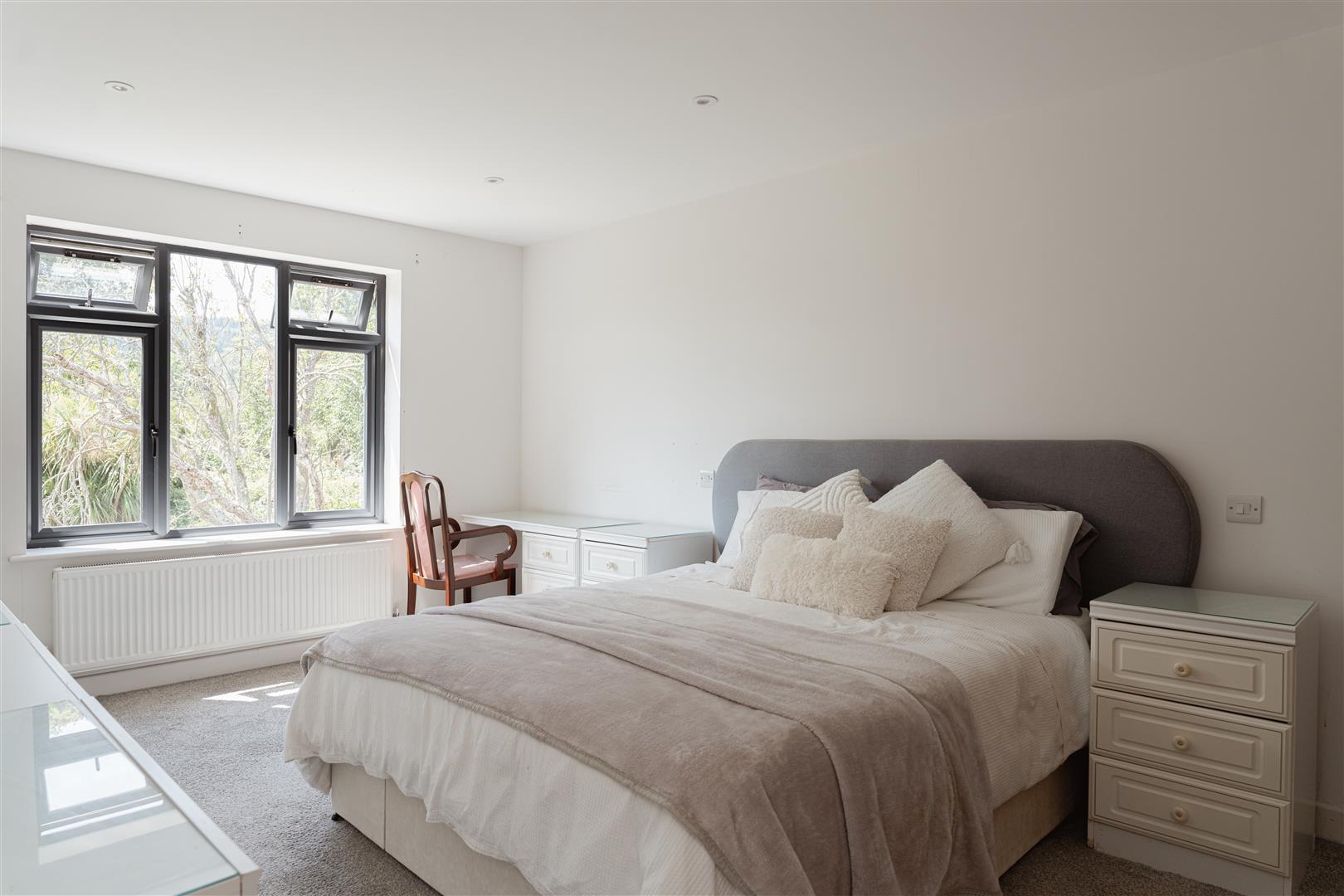 Horsham Road, Holmwood, Dorking