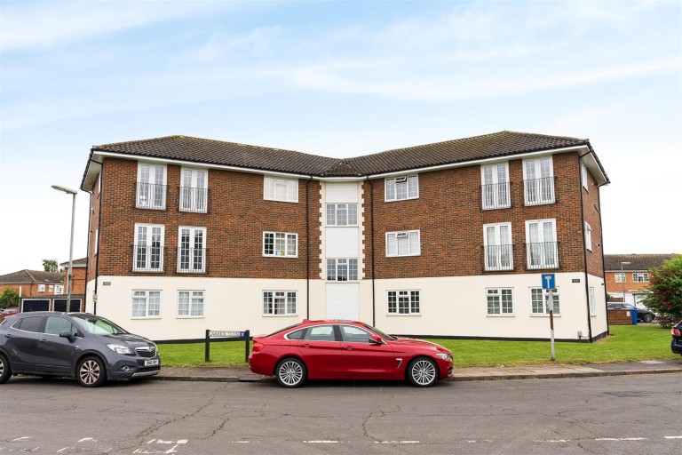 Garrick Close, Staines-Upon-Thames