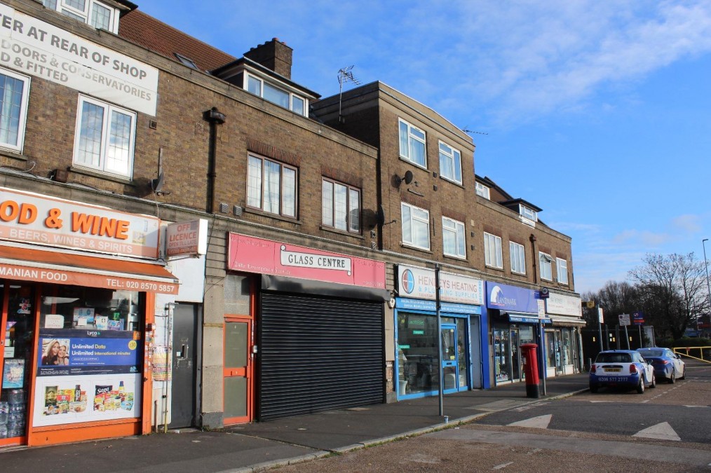 Parklands Parade, Bath Road, Hounslow