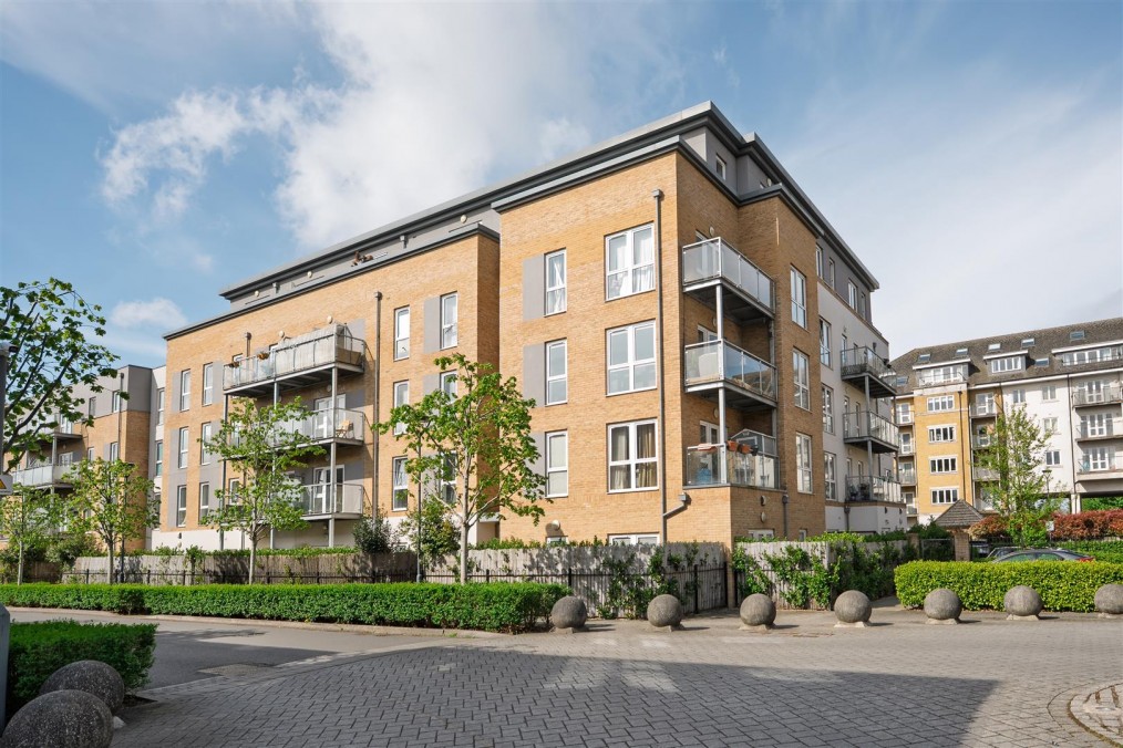 Wintergreen Boulevard, West Drayton