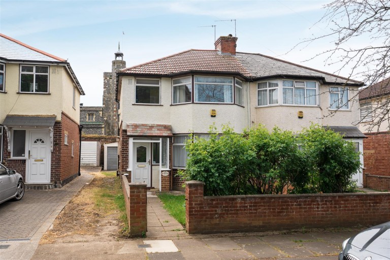 Drayton Gardens, West Drayton