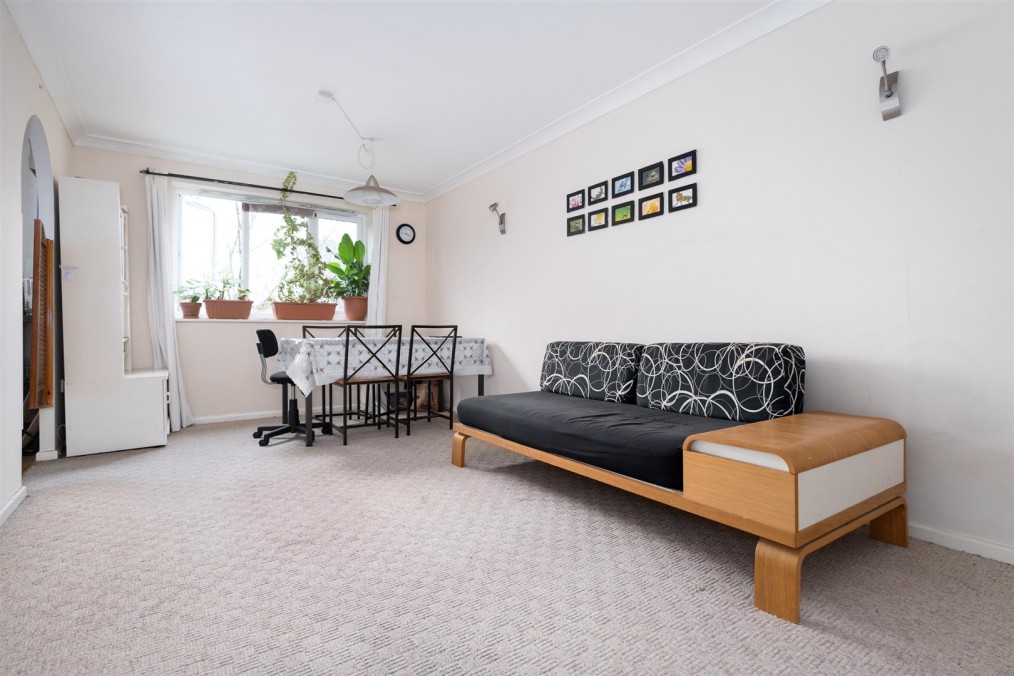 Newcombe Rise, Yiewsley