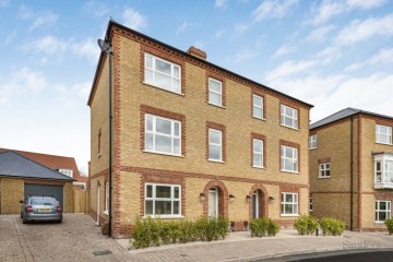 Lushington Drive, Hertfordshire, Barnet, EN4