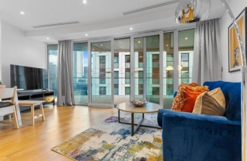 Crossharbour Plaza, London, London, E14