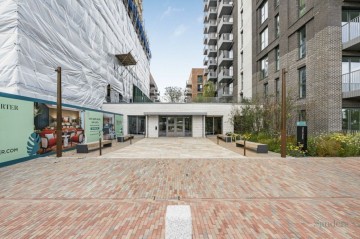 Greenleaf Walk, Southall, UB1