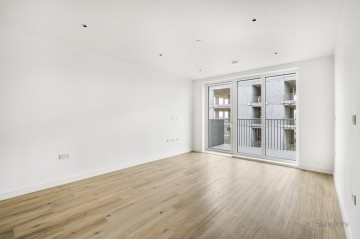 Greenleaf Walk, Southall, UB1