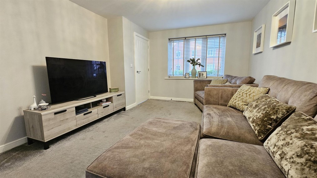 Balmoral Way, Hatton