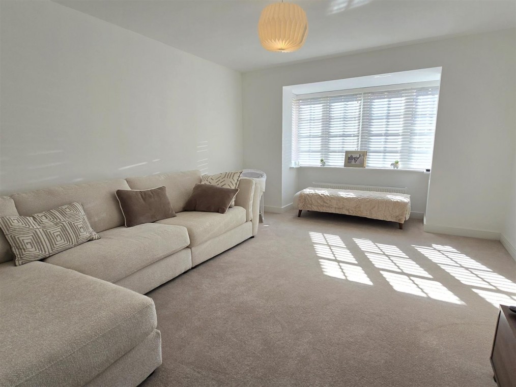 Kensington Drive, Hatton