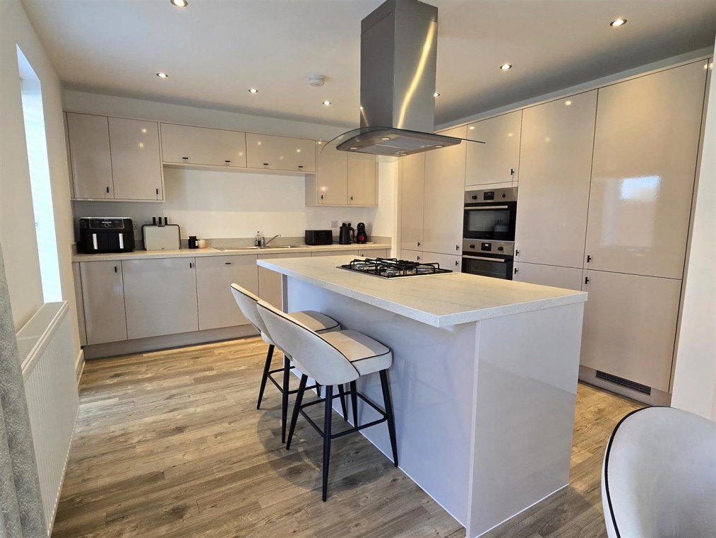 Kensington Drive, Hatton