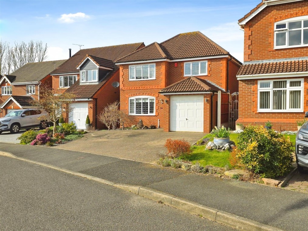 Pegasus Way, Hilton