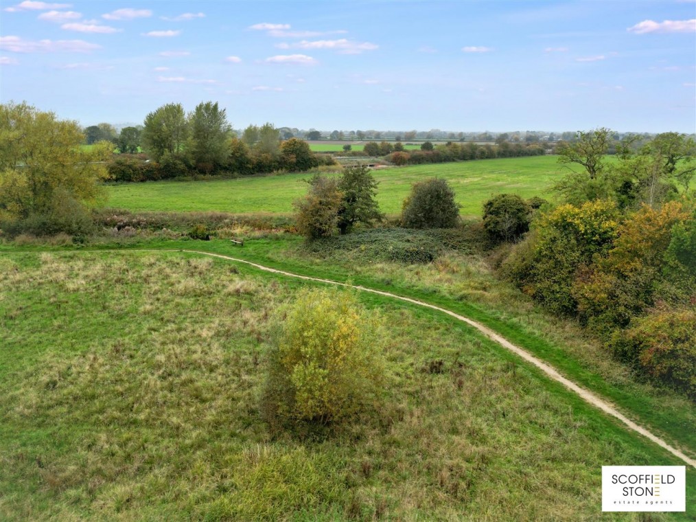 Wildhay Brook, Hilton