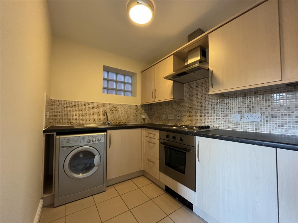 Barons Court, Burton-On-Trent