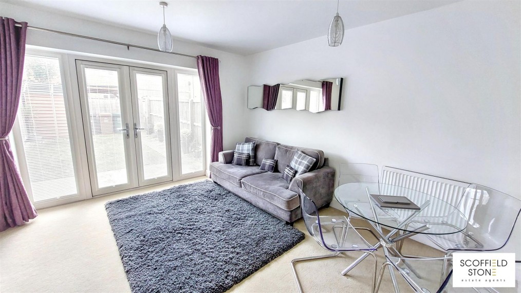 Arnfield Drive, Hilton