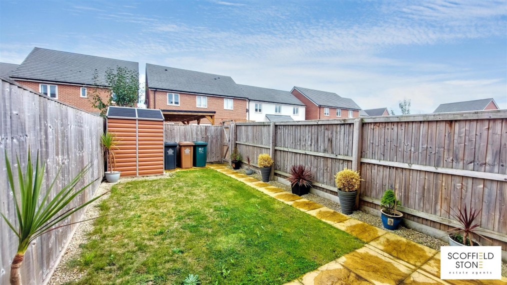 Arnfield Drive, Hilton