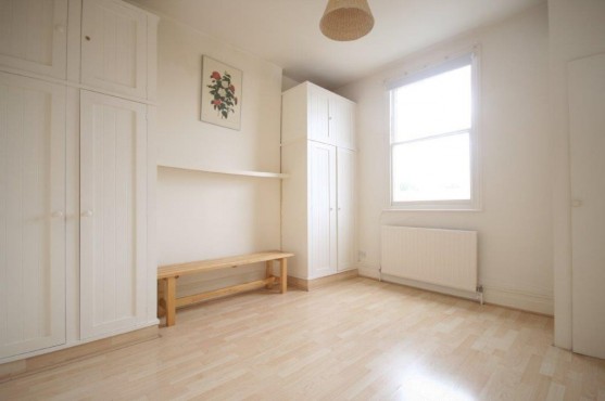 Barton Road, W14